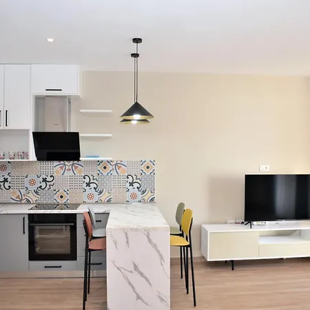 Sandy Pine Retreat - 300 Durrës