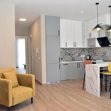 Sandy Pine Retreat - 300 Durrës
